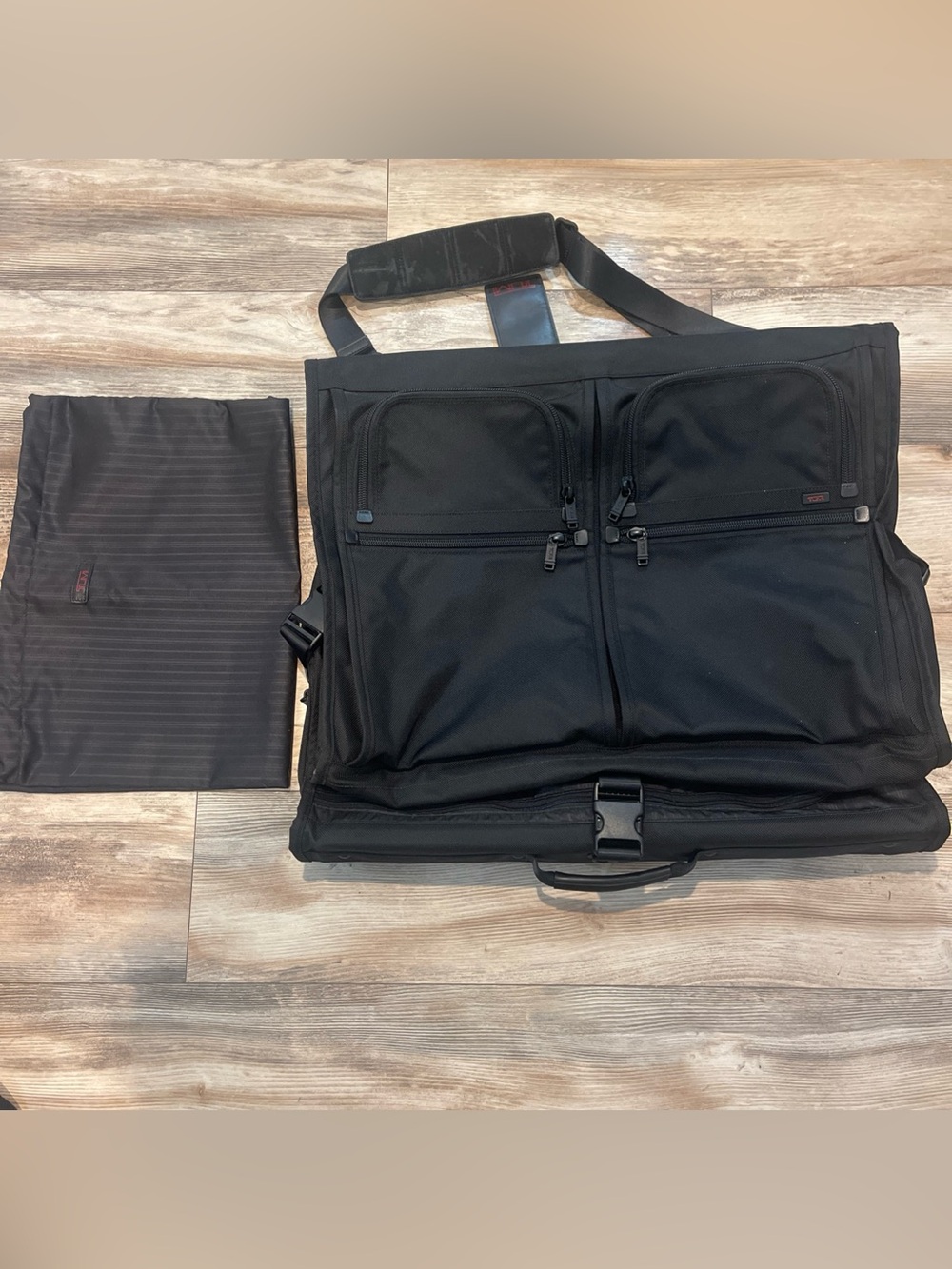 TUMI Alpha Classic Garment Bag Bifold Travel Ballistic Nylon Black Strap Dustbag